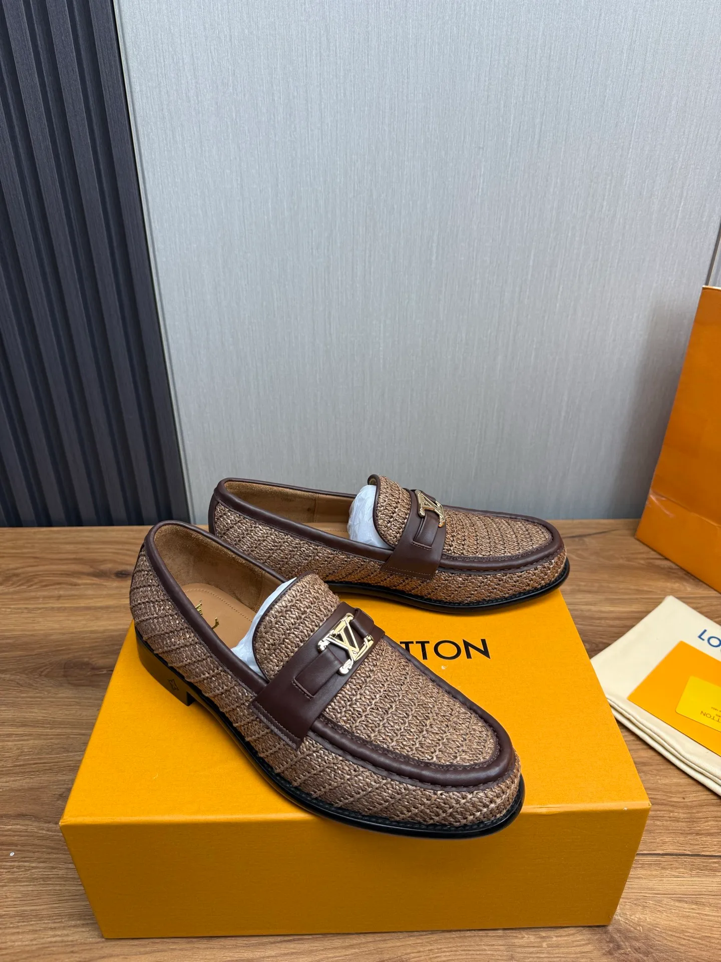 Factory 680💰 LV. Men's business casual leather shoes, all made of imported original brand leather, just to create a more comfortable wearing experience, original non-slip and wear-resistant outsole ✔️16-45 (38.45 non-returnable)